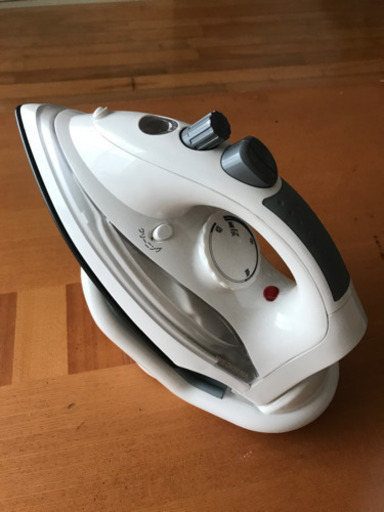 コードレスアイロン　アイリスオオヤマ