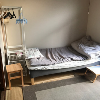 家具家電　食器類など　(冷蔵庫、電子レンジ、洗濯機、物干し竿、2人用机など)の画像