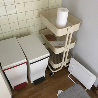 家具家電　食器類など　(冷蔵庫、電子レンジ、洗濯機、物干し竿、2人用机など)の画像