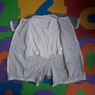 美品【新生児】短肌着付き長袖ロンパース②の画像