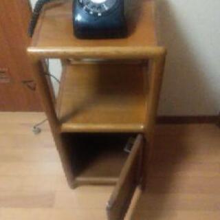 懐かし〜い電話と電話台いかがですか?