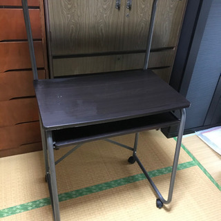 パソコンラックの画像