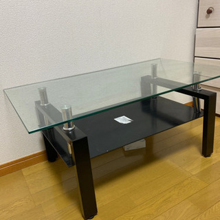 おしゃれなガラステーブル