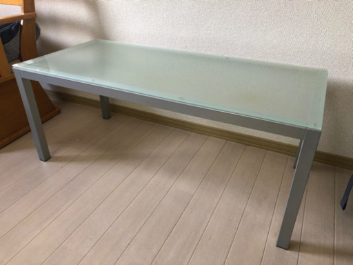 ガラステーブル