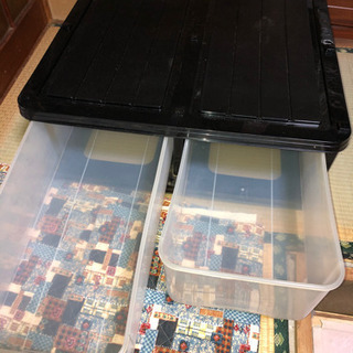 プラスチック衣装ケース