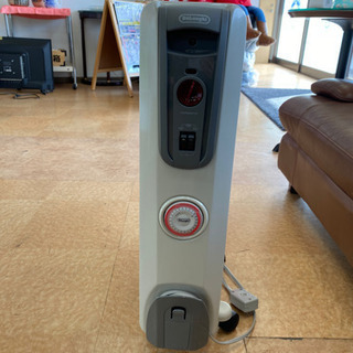 【安全で暖かい❗️☺︎】DeLonghi デロンギ オイルヒーター H770812EFSの画像