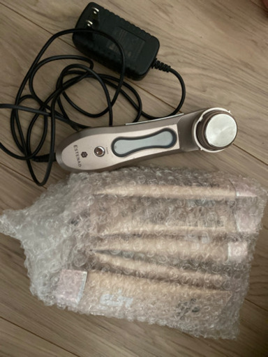 美顔器\u0026薬用ホワイトジェル（ジェル状クリーム）