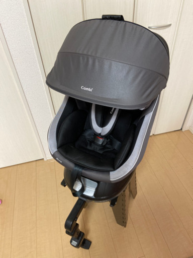 【値下げしました】コンビ　ネルーム　ISOFIX チャイルドシート