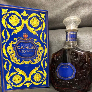 CAMUS  ROYALE