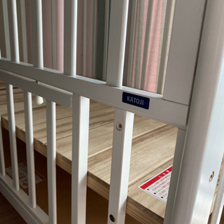 カトージ　ベビーベッド　ハイタイプ　ホワイトの画像