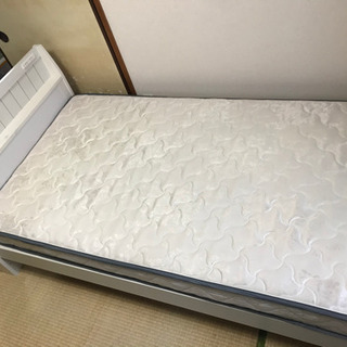 ニトリ シングルベッドフレーム 使用半年