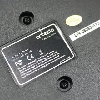 美品 Artesia 電子ピアノ 88鍵 軽量スリム設計 電池駆動対応 PERFORMER X型キーボードスタンド・サスティンペダル付属の画像