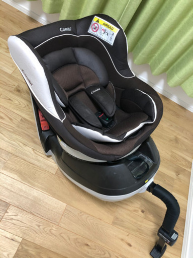 コンビ　ネルームlite チャイルドシート