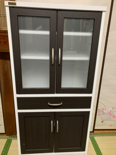 ［お譲り先決定］半年使用　中キレイです食器棚ミニキャビネット