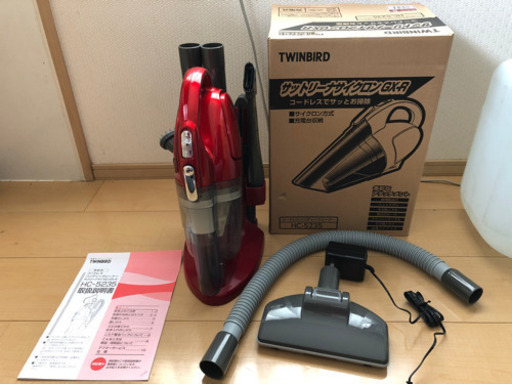 【中古・美品】アットリーナサイクロン　掃除機