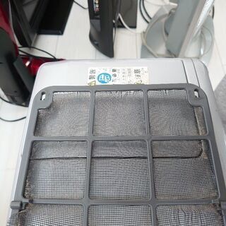 石油ストーブ 後ろの網部分に破れありの画像