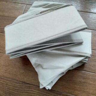 折れる小物収納の画像