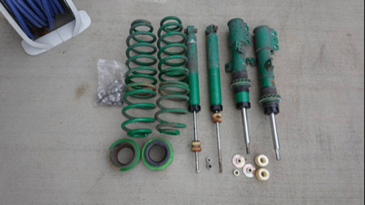 サスペンションとホイールのセットです！