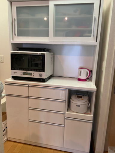 お気に入り多数！早めの購入オススメします！ニトリ食器棚（白）120ｾﾝﾁ美品　食器棚シート付き