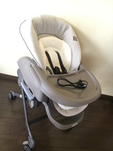 【新品】combi ハイローチェア  【電動】オートスウィングチェア