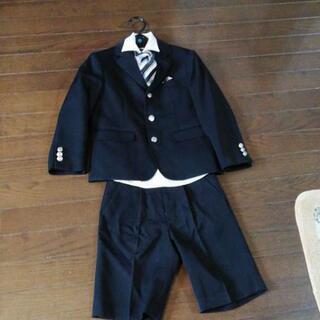 子供用スーツの画像