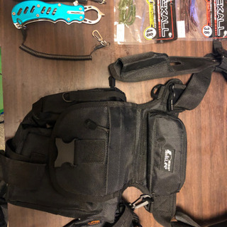 フィッシングバッグ＋工具＋フリックシェイクの画像