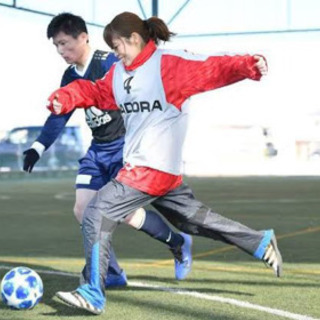 ⚽️ボールを蹴ればみんな友達っ😆 一緒にフットサルやりましょっ🤗🌈