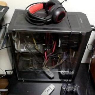 自作パソコンと5.1chサラウンドスピーカーセットの画像