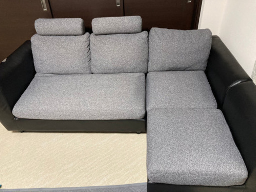 破れありソファ