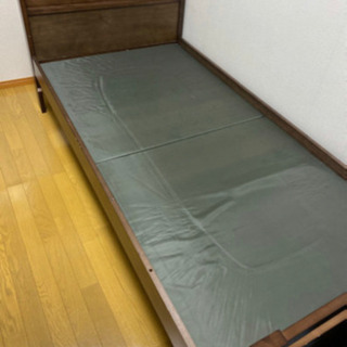 コンセント付きシングルベッド