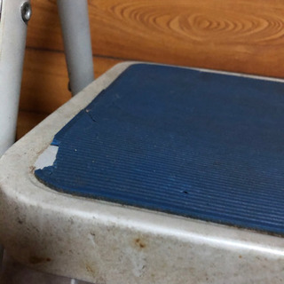 <まだまだ現役、交渉成立❣️>アイリスオーヤマの脚立の画像