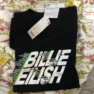 新品タグ付きビリーアイリッシュTシャツ