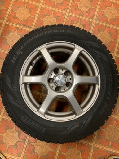 　スタッドレスタイヤ　195/65R15 5穴　(ガレージ内保管) 10km圏内無料配送