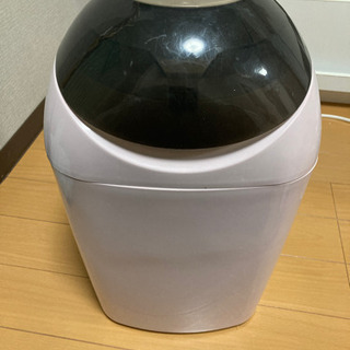 コンビ　おむつポット
