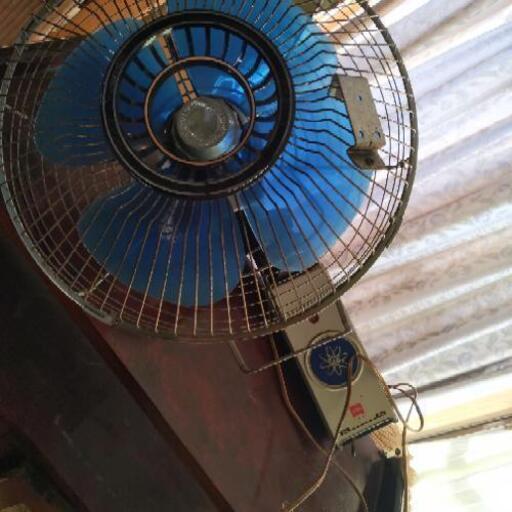 東芝　壁掛け扇風機　動作品