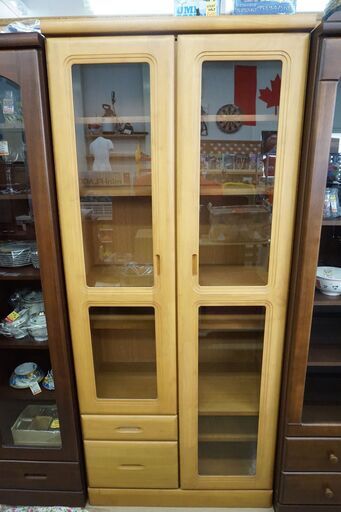 収納棚☆食器棚・書棚などに☆幅80×奥行40×高さ183cm☆ベージュ
