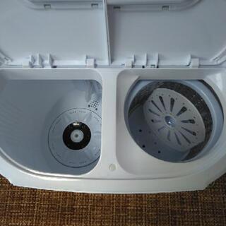 小型二槽式洗濯機　新品同様の画像