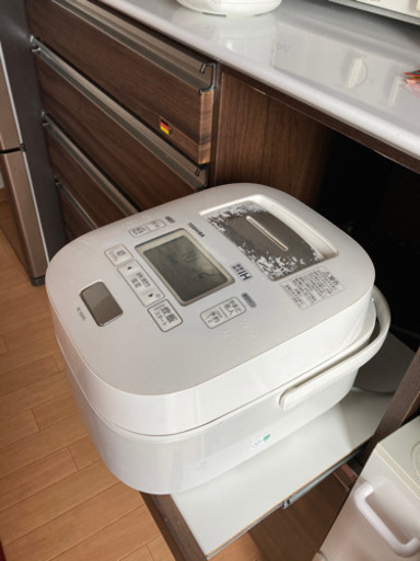 5.5合炊　TOSHIBA 東芝真空圧力IH保温釜　炊飯器