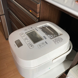 5.5合炊　TOSHIBA 東芝真空圧力IH保温釜　炊飯器