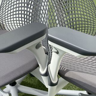 HermanMiller/ハーマンミラー　商品名:Sayl Chairs/セイルチェア　グレー アームレバーボタン付き　No.1220010631　の画像