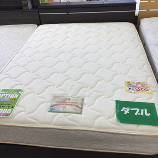 1/28  【美品高級ベッド入荷?】定価¥178,000（マットレス¥110,000  ベッドフレーム¥68,000）シーリー  sealy  ダブルベッド made in日本  展示品なので安心‼︎  横に収納とびらアリ  1口コンセントアリ