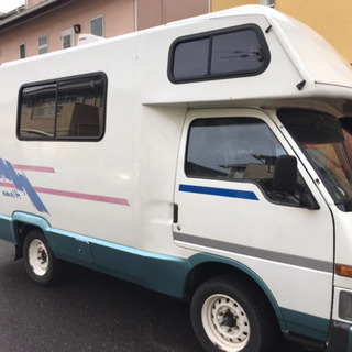 ゆったり6人乗りキャンピングカー