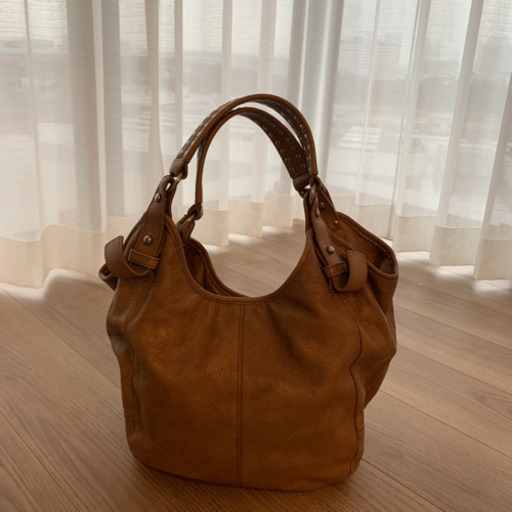 美品　ルサックアダム　Le sacs Adam キャメルの牛本革ハンドバッグ