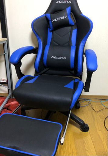 [決まりました]Dowinx ゲーミングチェア/オフィスチェア/ゲーム用チェア リクライニング 人間工学 伸縮可能のフットレスト 腰の振動機能付き 腰痛対策 調節可能ランバーサポート (ブラック&ブルー) LS-668804