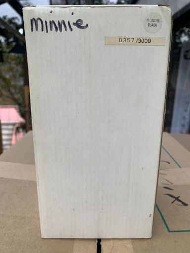 新品！アナハイム ディズニーランド ミニー 生誕７０周年記念置物 世界 357/3000 レア