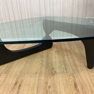 A0008　処分セール50%！2月４日で締め切ります！ カード利用可能　イサムノグチ　コーヒーテーブル　正規品　ガラス厚さ16㎜　ガラステーブル　送料B　家具　プラクラ南9条店A