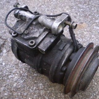 ハイエース ワゴン 100系 ディーゼルエンジン 2L-TE 部品いろいろの画像