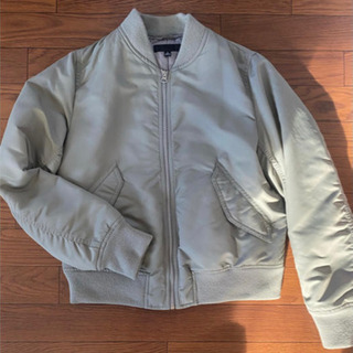 ユニクロ　ブルゾン