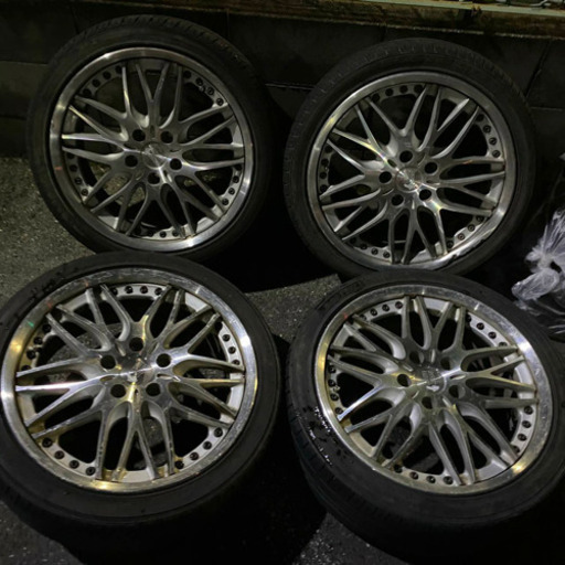 レオンハルト、タイヤ