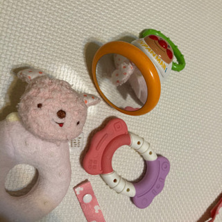 赤ちゃんのおもちゃなどの画像